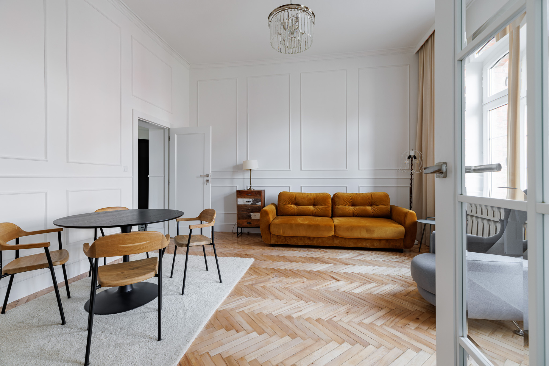 Biuro Nieruchomości ALE DOM w Iławie. Sprzedaj lub kup z nami nieruchomość w Iławie, Olsztynie, Ostródzie, Lubawie, Miłomłynie, Elblągu, Suszu, Kisielicach. Profesjonalne pośrednictwo w obrocie nieruchomościami Michał Rohde. Fotografia wnętrz.